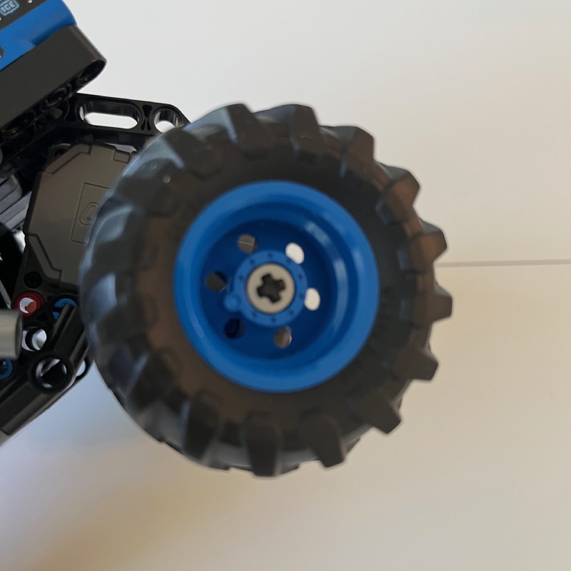 Bau- und Spielset: "Monster Jam Grave Digger Feuer und Eis (42219)" von LEGO im Review von LEGO ©https://dadslife.de