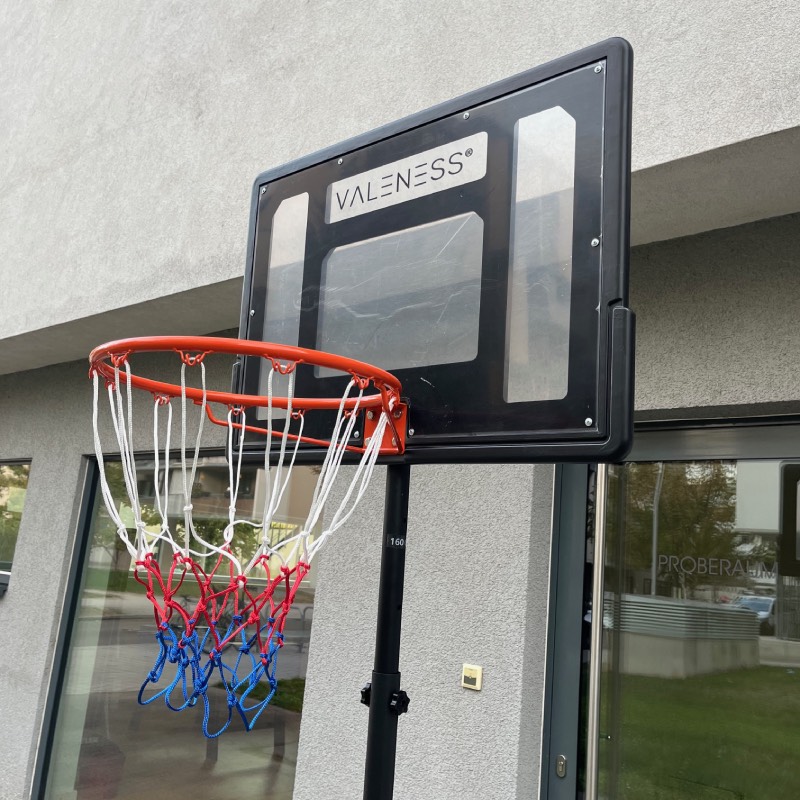 Basketballkorb: "Kinder (155-210 cm)" von Valeness im Review von Valeness ©https://dadslife.de