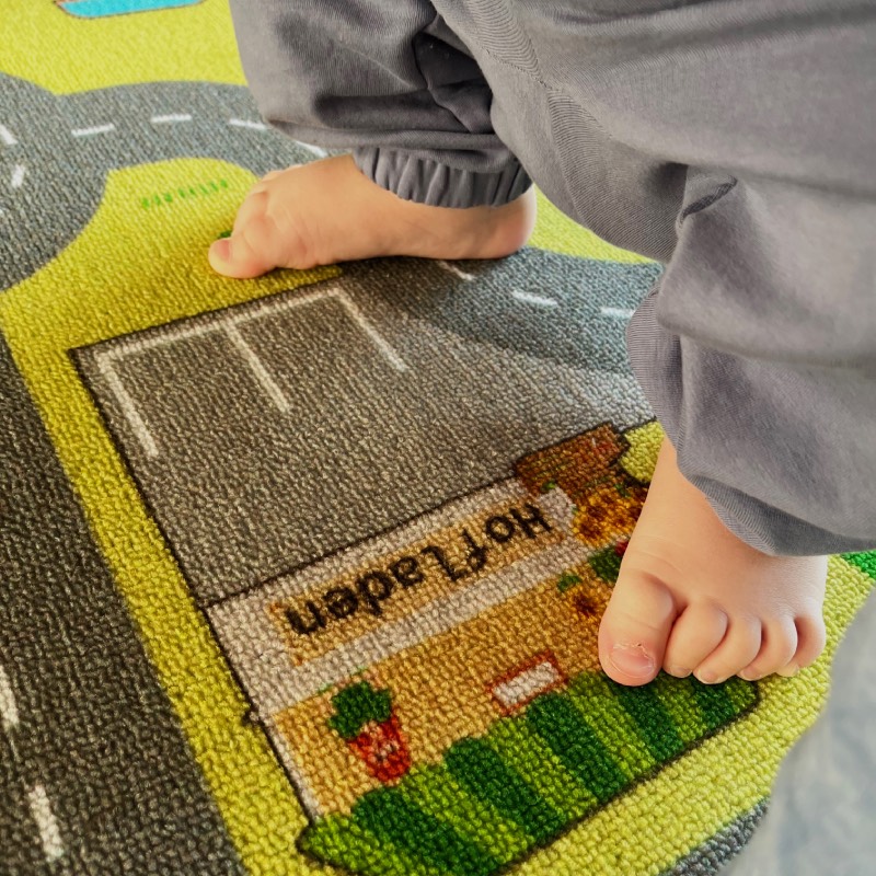 Spielteppich "Straße (100 x 200 cm)" von Feeti Floor ©https://dadslife.de