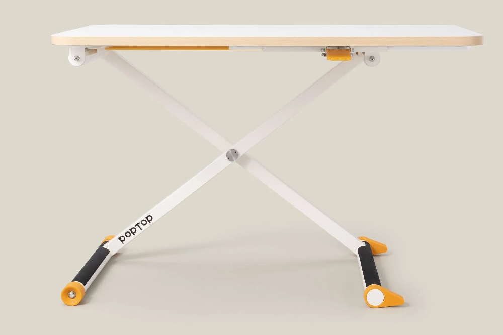 Mitwachsender Kinderschreibtisch "poptop" von poptop GmbH