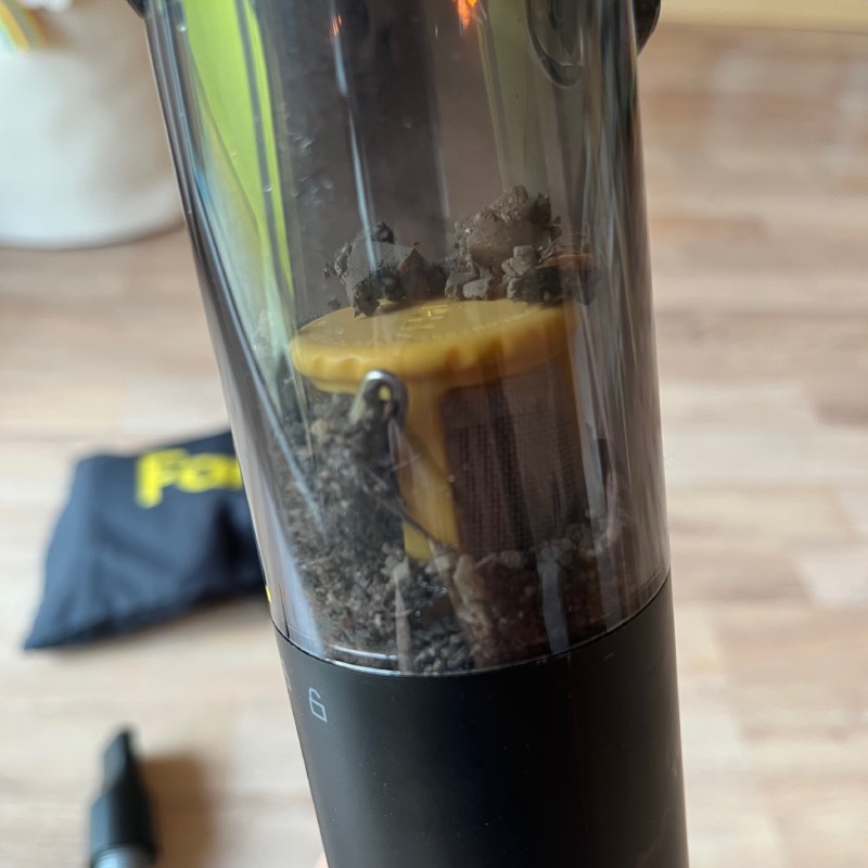 Akku-Autostaubsauger: "Slim V8 Apex" von Fanttik im Review von Fanttik ©https://dadslife.de