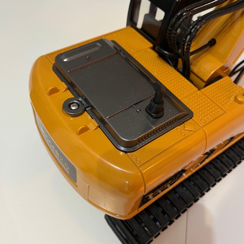 Ferngesteuerter Bagger: "Digger 2.0" von Revell Control im Review von Revell Control ©https://dadslife.de