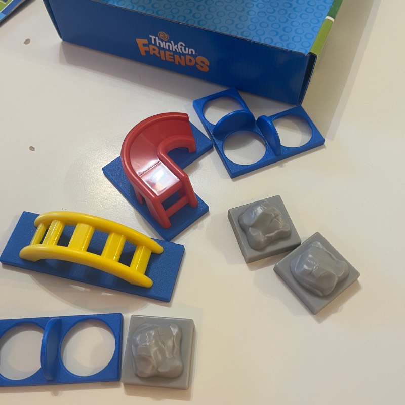 Logikspiel: "Friends: Versteckspiel" von ThinkFun im Review von ThinkFun ©https://dadslife.de