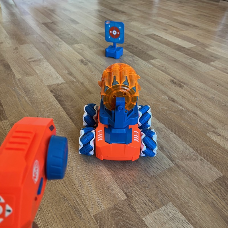 Ferngesteuertes Auto: "Nerf Blasting Car" von Carrera im Review von Carrera ©https://dadslife.de