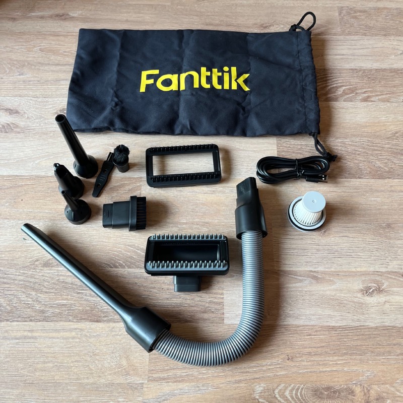 Akku-Autostaubsauger: "Slim V8 Apex" von Fanttik im Review von Fanttik ©https://dadslife.de