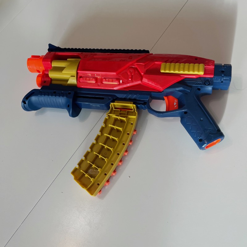 Blaster: "Loadout Shadowspeed Recon" von Nerf im Review von Nerf ©https://dadslife.de