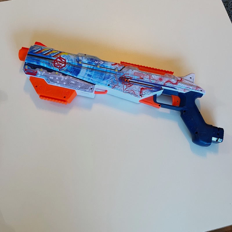 Blaster: "Loadout Arctic Zerostriker" von Nerf im Review von Nerf ©https://dadslife.de