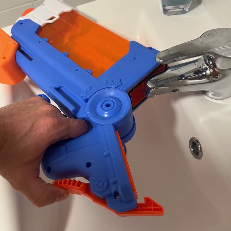 Wasserpistole "Super Soaker Flip Fill" von Nerf ©https://dadslife.de
