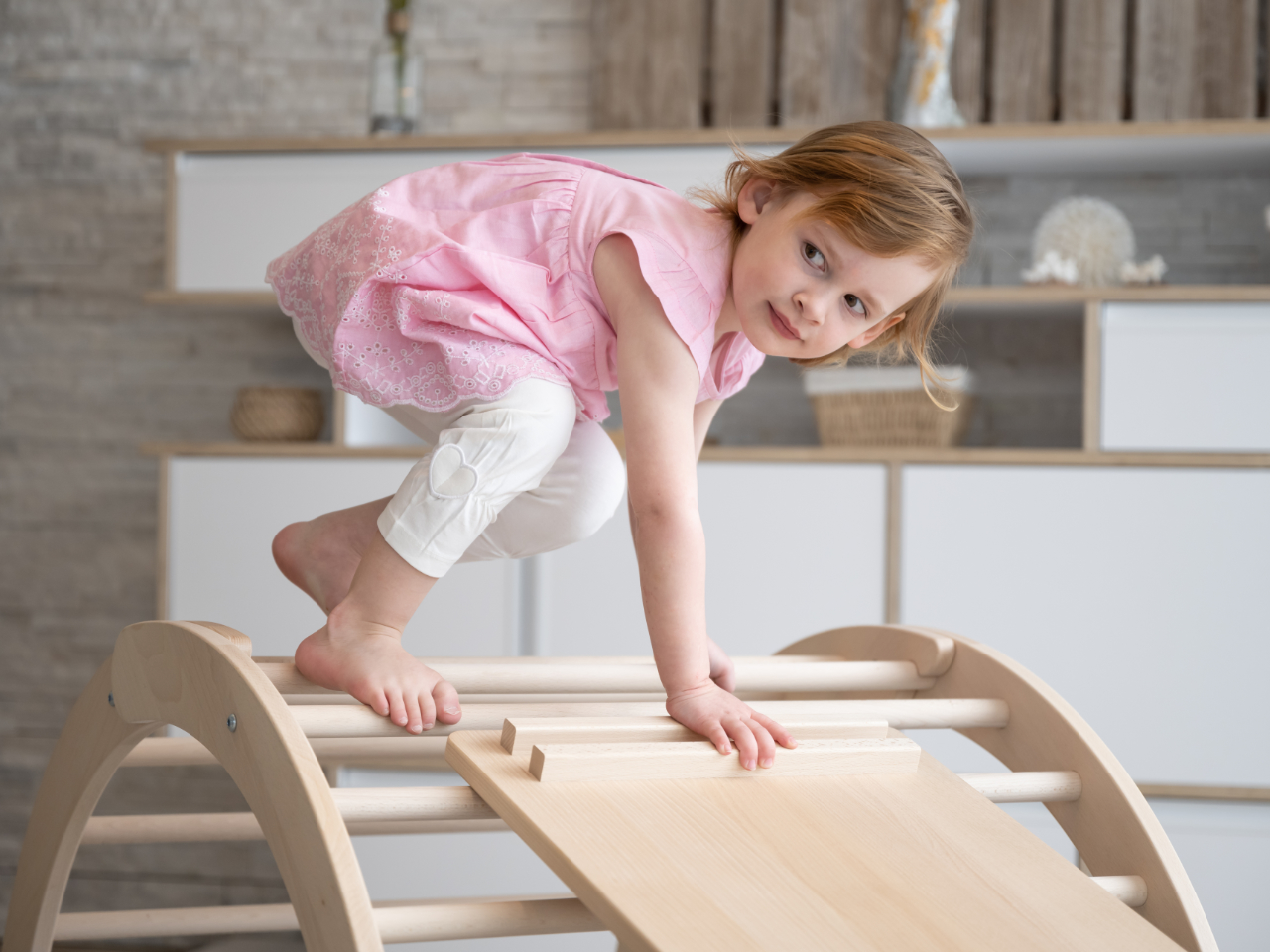 Kletterbogen nach Pikler ohne Rutsche von Jowe-in Aktion