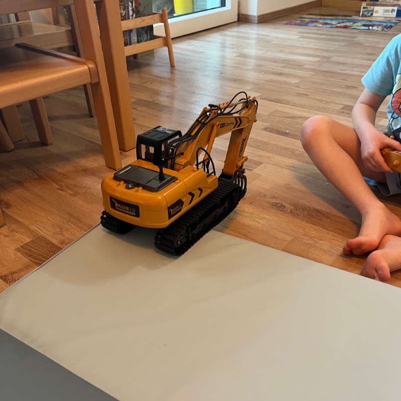 Ferngesteuerter Bagger: "Digger 2.0" von Revell Control im Review von Revell Control ©https://dadslife.de