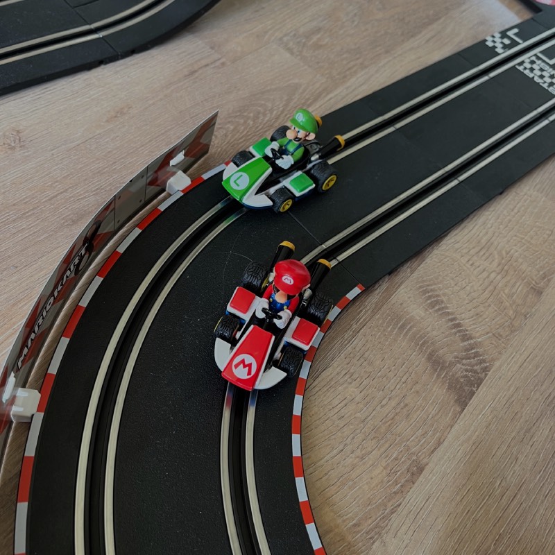 Rennbahn-Set: "Carrera GO!!! Mario Kart" von Carrera im Review von Carrera ©https://dadslife.de