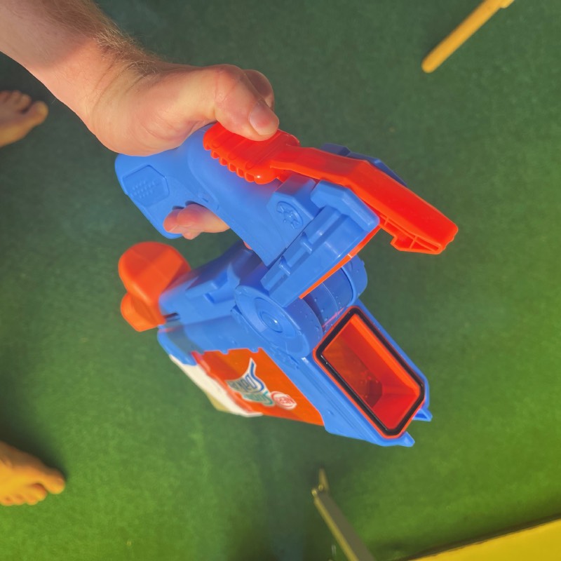 Wasserpistole "Super Soaker Flip Fill" von Nerf ©https://dadslife.de