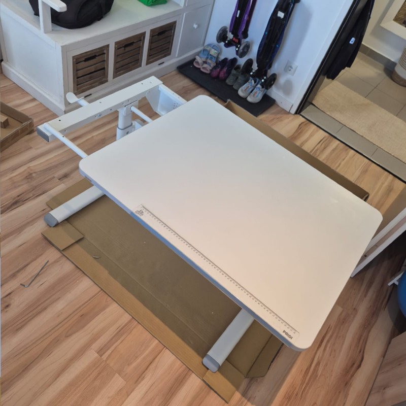 Höhenverstellbarer Kinderschreibtisch "Diego GT" von Paidi ©https://dadslife.de