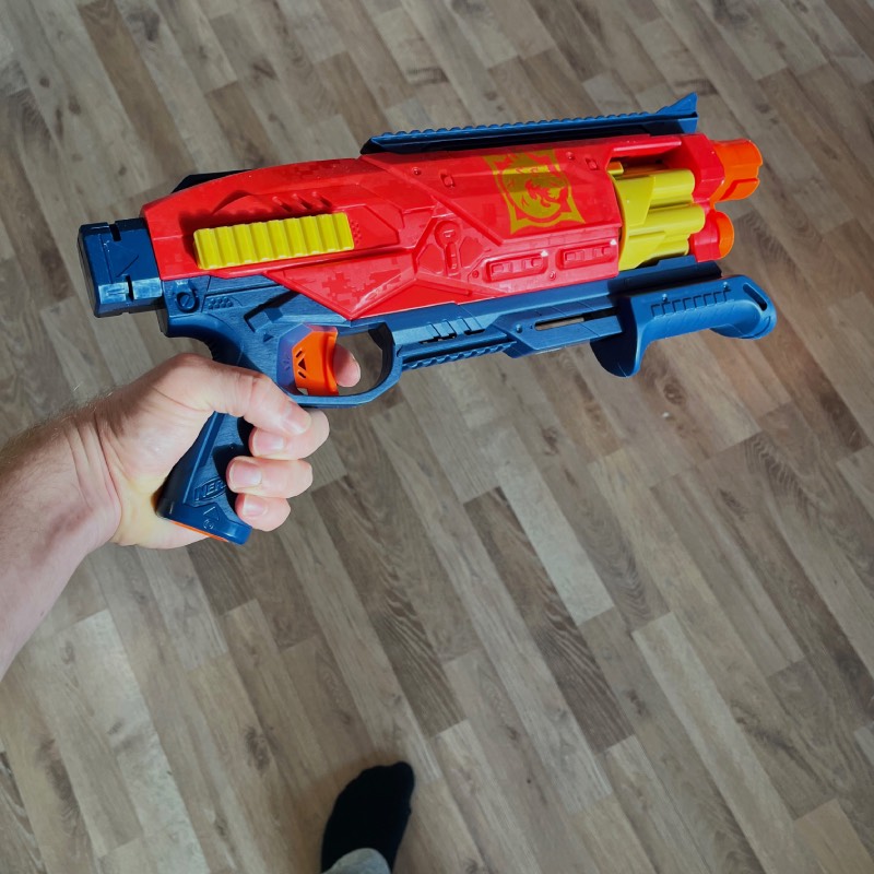Blaster: "Loadout Shadowspeed Recon" von Nerf im Review von Nerf ©https://dadslife.de