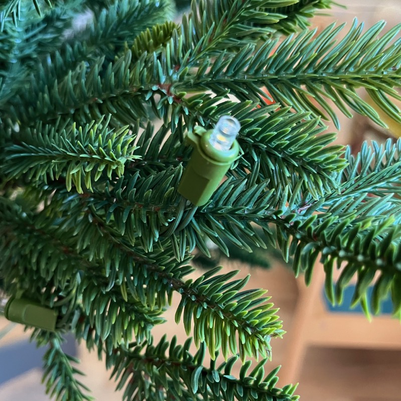 Künstlicher Weihnachtsbaum "Premium Tanne mit Beleuchtung" von ArtiTree ©https://dadslife.de