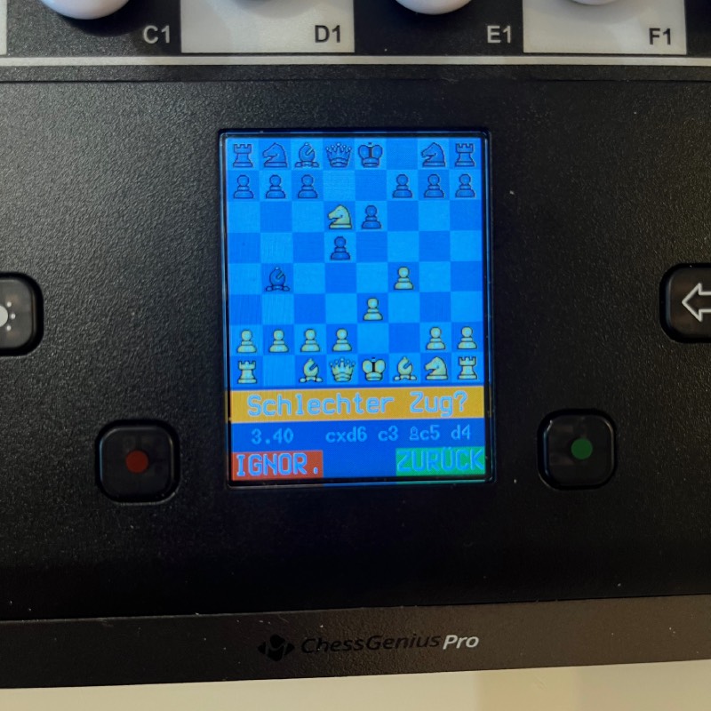 Schachcomputer: "ChessGenius Pro" von Millennium im Review von Millennium ©https://dadslife.de