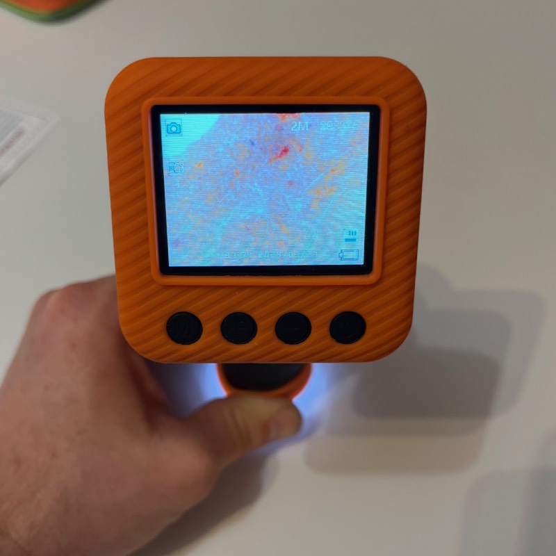 Kinder-Mikroskop "u-Zoom One" von Upptäcka ©https://dadslife.de