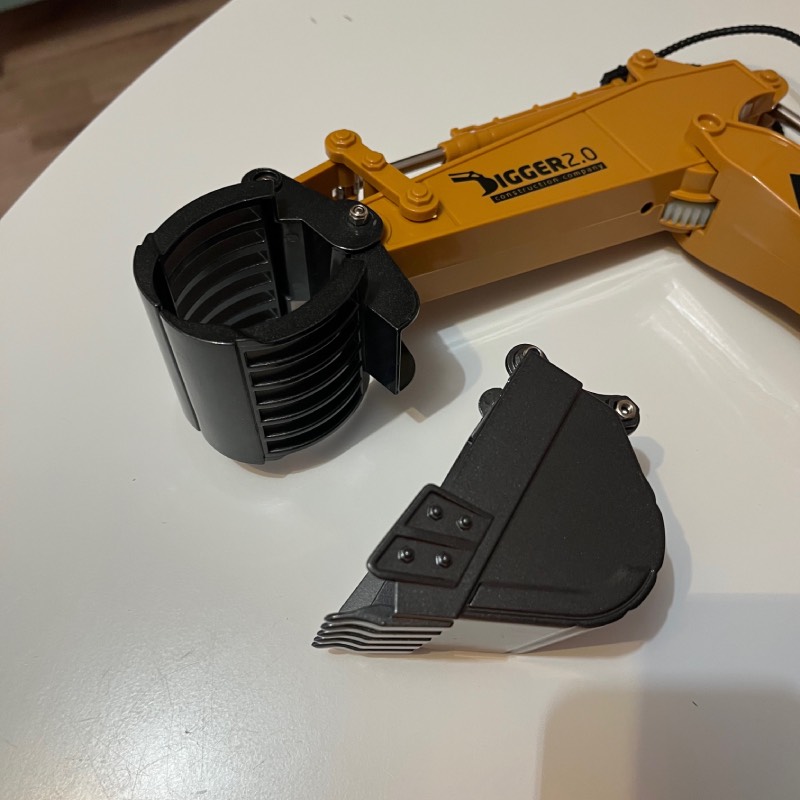 Ferngesteuerter Bagger: "Digger 2.0" von Revell Control im Review von Revell Control ©https://dadslife.de